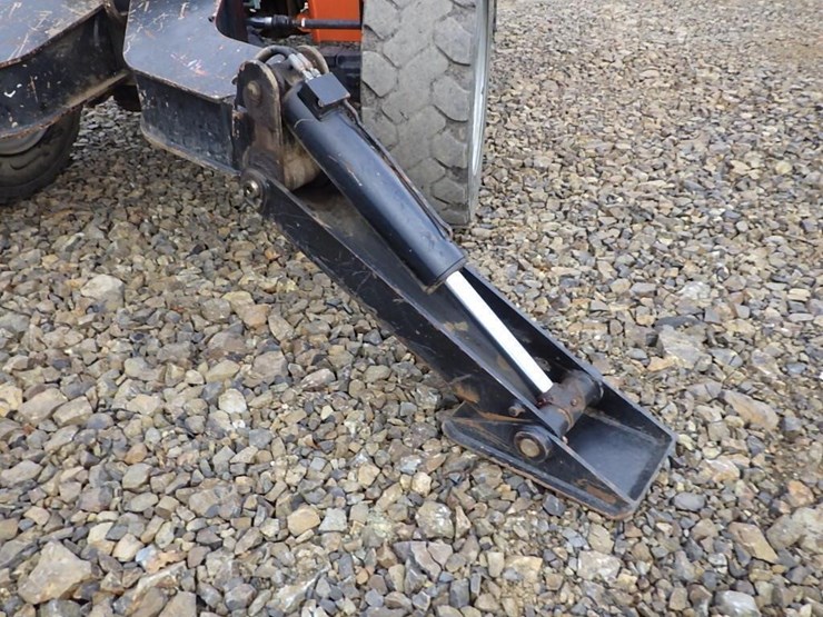 2012-jlg-g10-55a-image-10