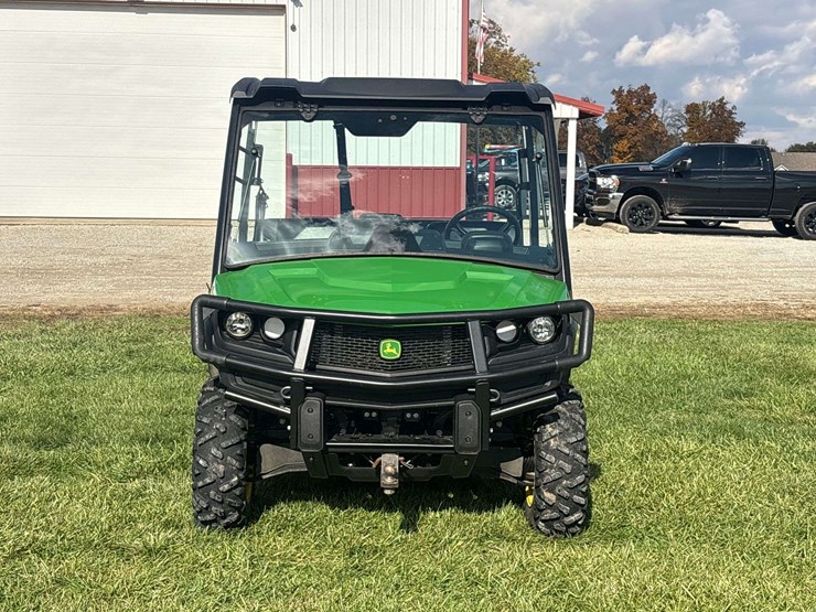 2022-john-deere-gator-image-4