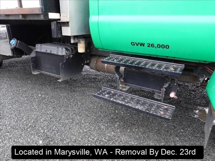 2013-ford-f650-image-26