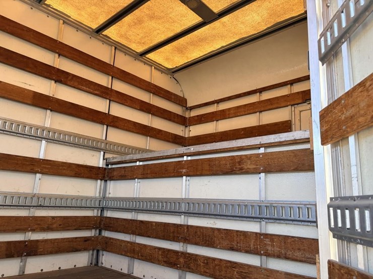 2015-ford-f550-xlt-image-22