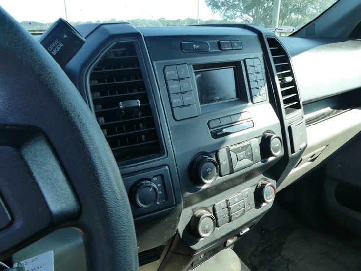 2020-ford-f150-xl-image-11