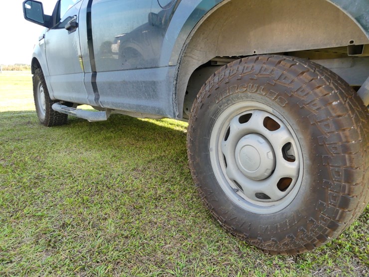 2020-ford-f150-xl-image-6