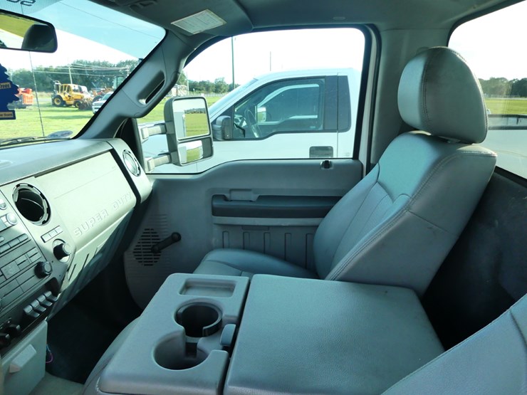 2015-ford-f350-xl-image-10