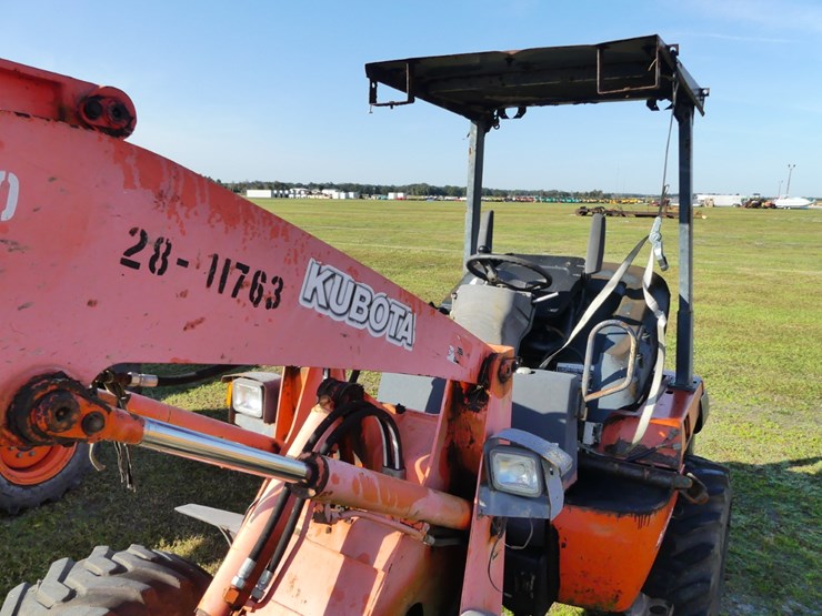 2004-kubota-r520-image-10