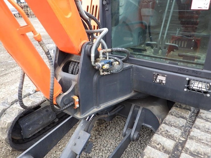 2022-doosan-sx60-9c-hydraulic-excavator-image-14