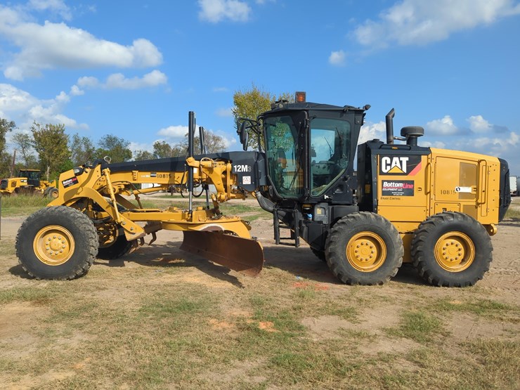 caterpillar-12m3-image-1