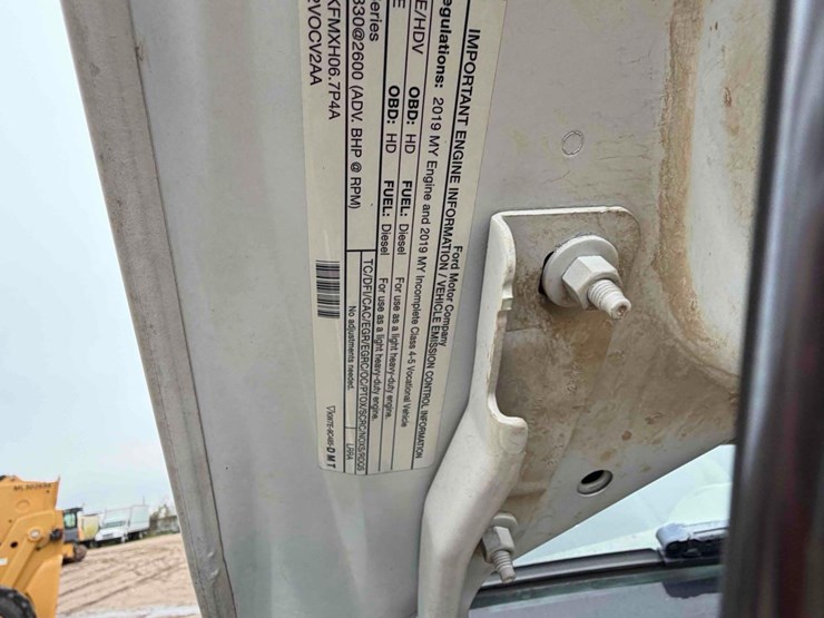 2019-ford-f550-image-21