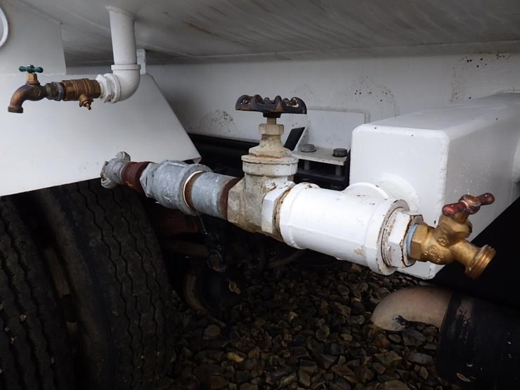 1999-ford-sterling-s/a-water-truck-image-19