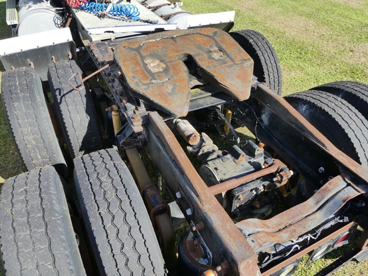 2000-mack-ch613-image-5