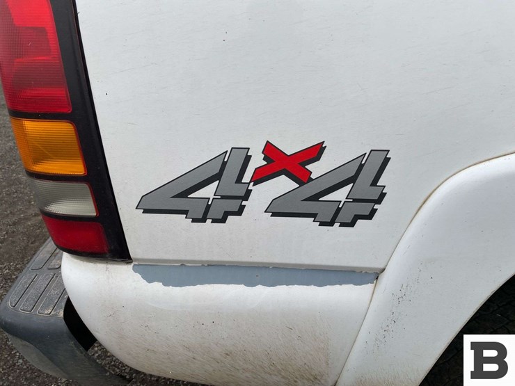 2006-gmc-sierra-2500-image-25