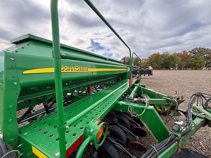 john-deere-1590-image-18