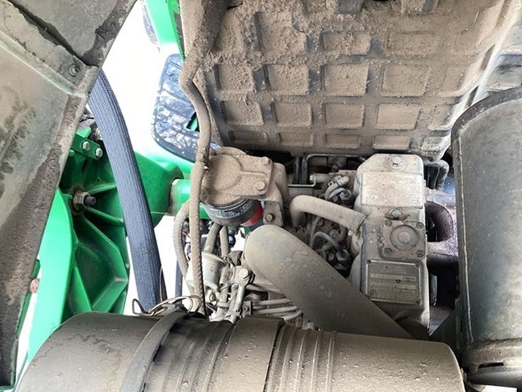 john-deere-3120-image-12