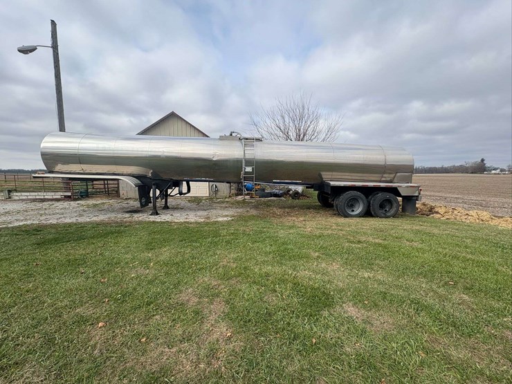 1984-brenner-tanker-trailer-image-12