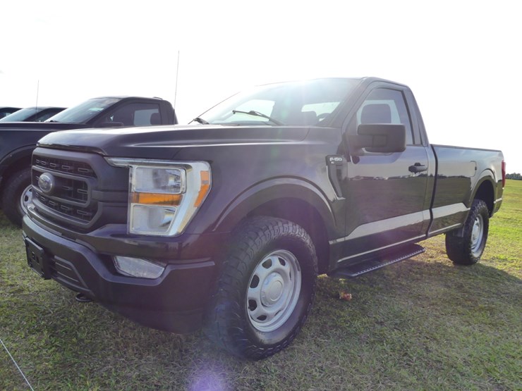 2021-ford-f150-xl-image-2