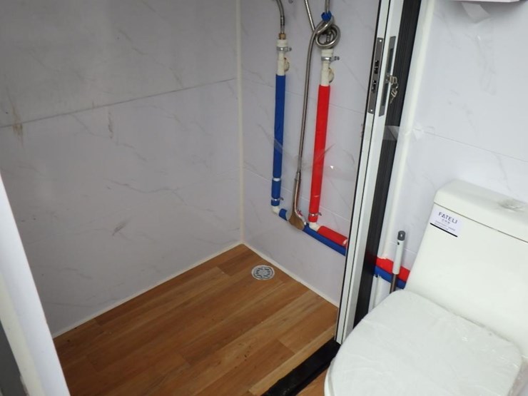 portable-toilet-w/-shower-image-14