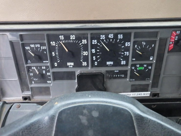 1992-international-4900-image-26