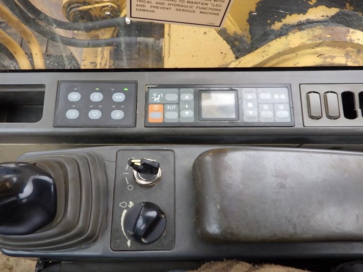 caterpillar-320c-image-28