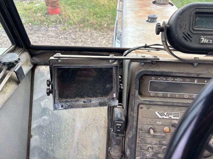 1986-white-4-225-image-11