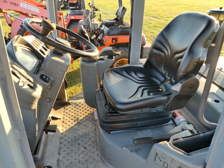 2015-volvo-l30gs-image-11