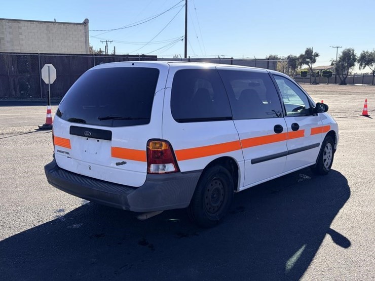 2003-ford-windstar-image-3