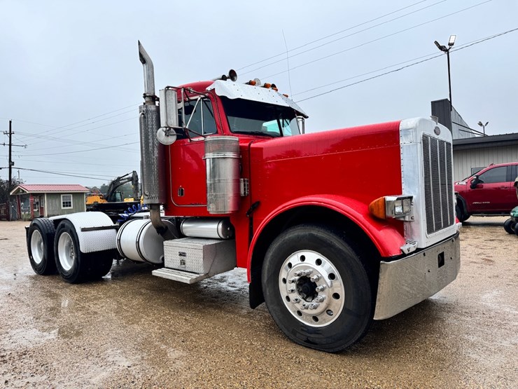 2003-peterbilt-379-image-2