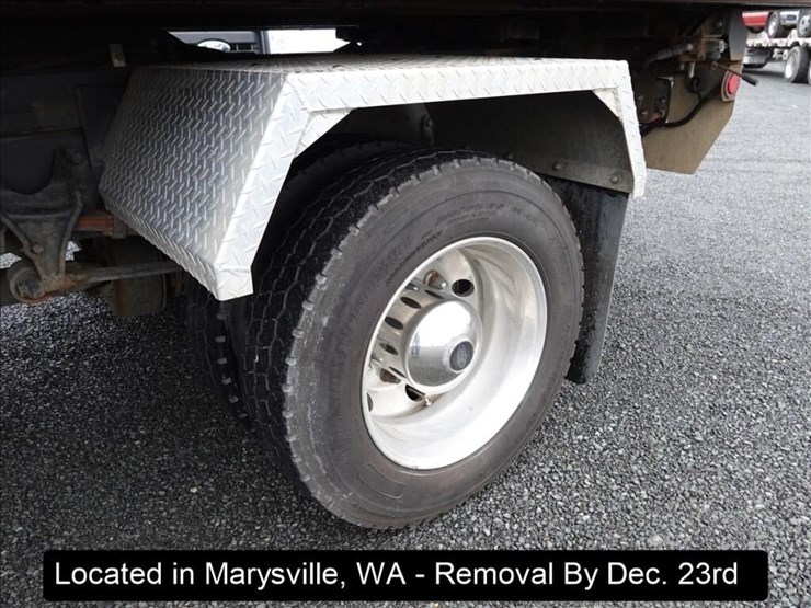 2013-ford-f650-image-23