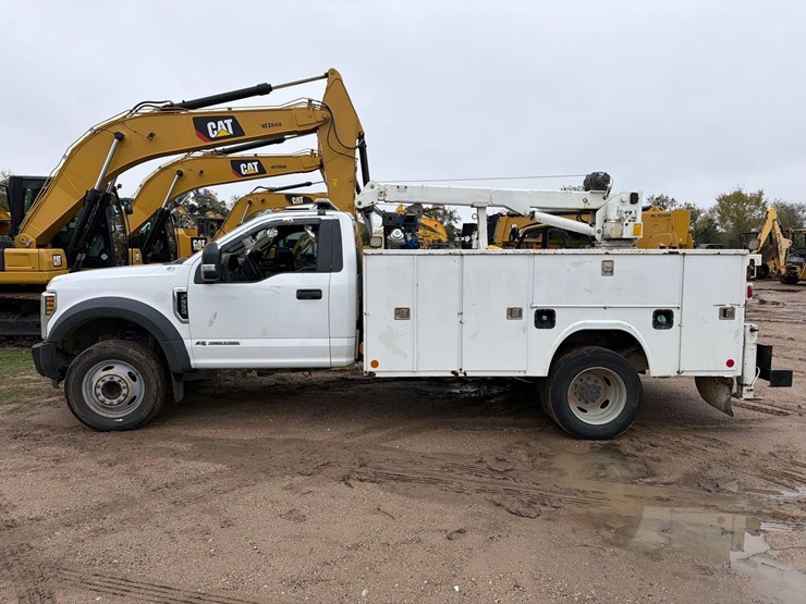 2019-ford-f550-image-1