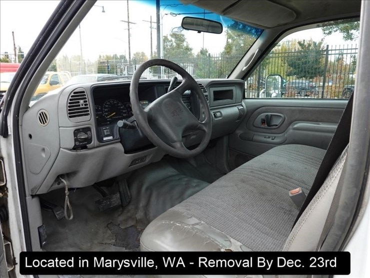 1999-gmc-3500-image-8