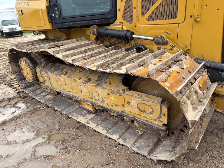 2021-caterpillar-d3-lgp-image-15