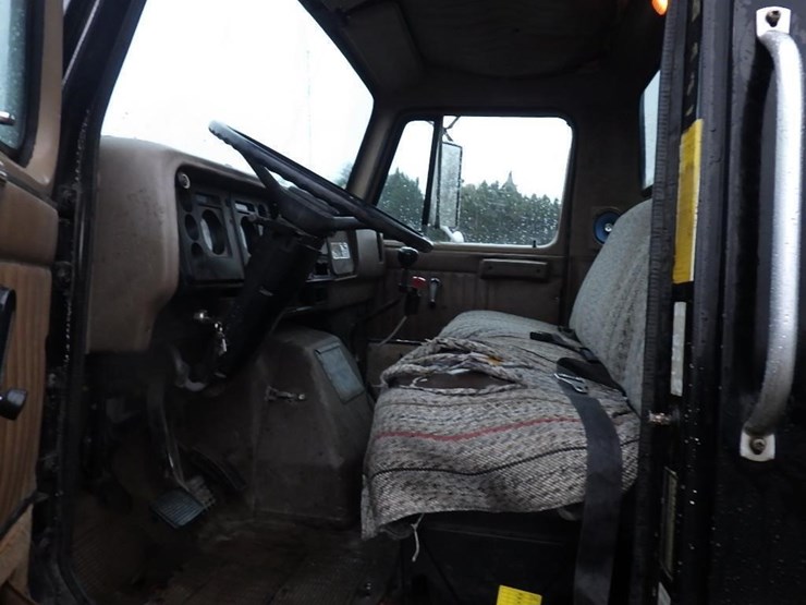 1987-international-1954-17'-s/a-flatbed-truck-image-16