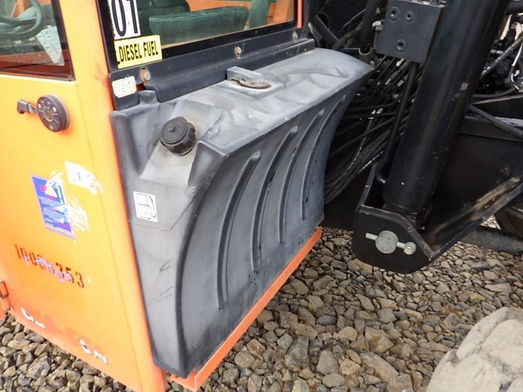 2012-jlg-g10-55a-image-18