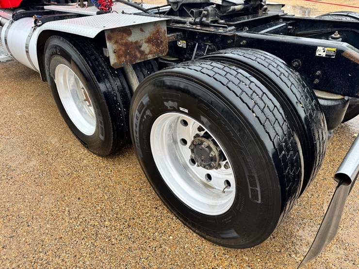 2003-peterbilt-379-image-7