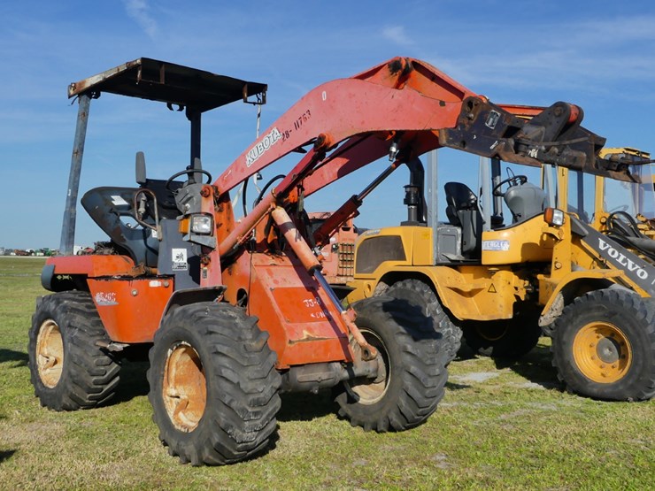 2004-kubota-r520-image-1