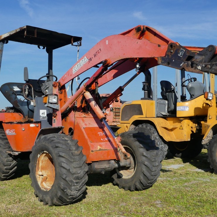 2004 KUBOTA R520