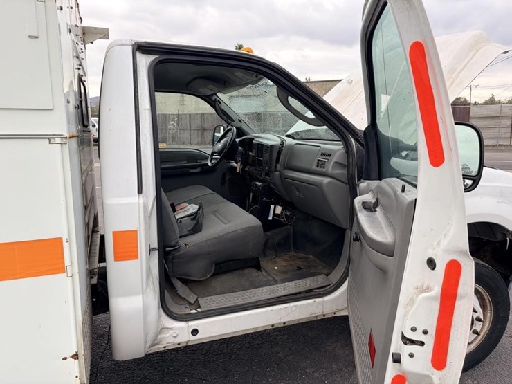 2004-ford-f450-image-10