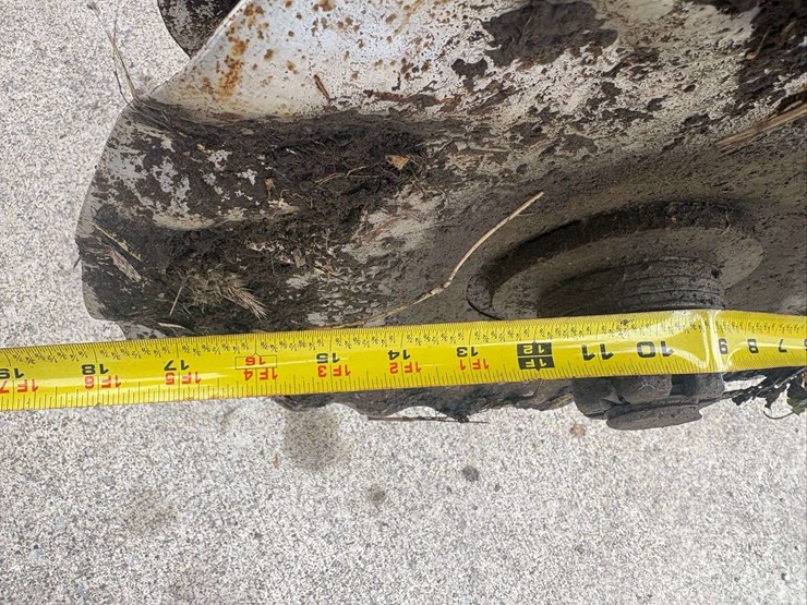 case-ih-330-image-10