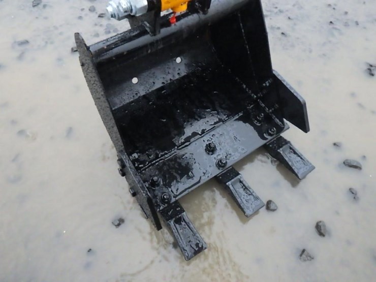 2025-vicsec-13-y-hydraulic-excavator-image-5