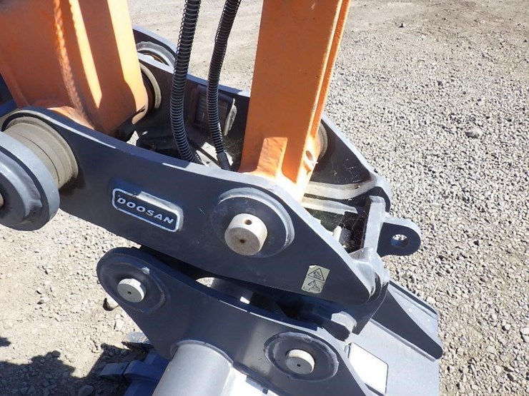 2023-develon-dx85r-3-hydraulic-excavator-image-9