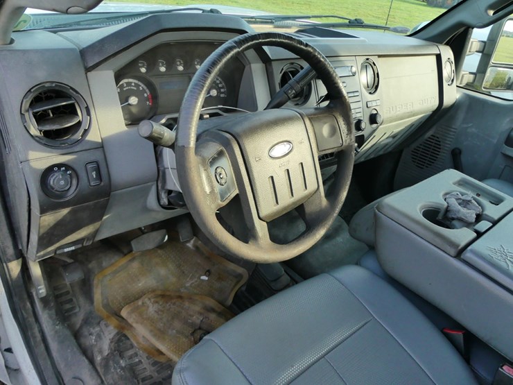 2016-ford-f350-xl-image-11