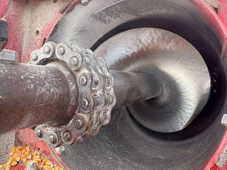 mayrath-10"x63'-swing-away-auger-image-3