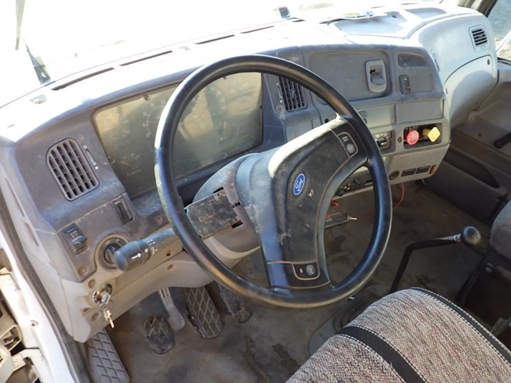 1997-ford-l8513-image-21