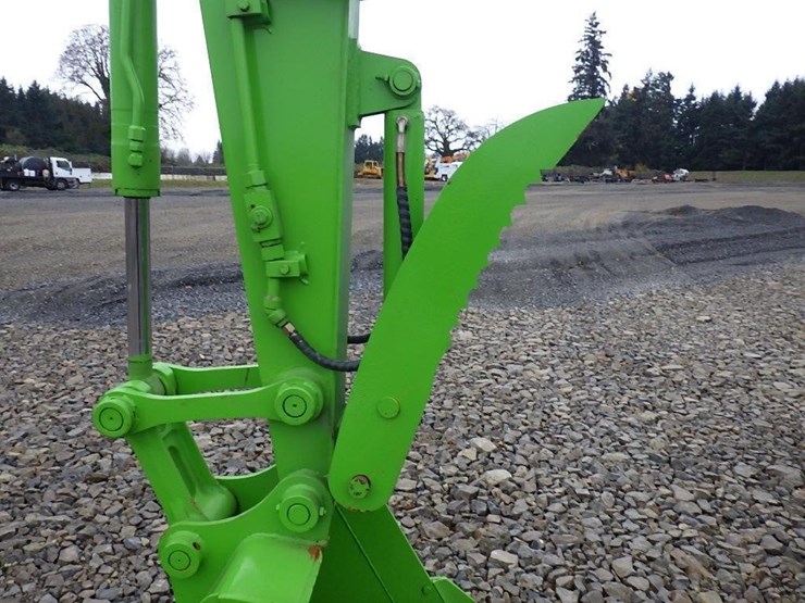 hitachi-zx75ur-image-13