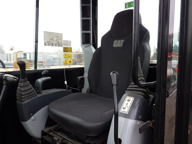 caterpillar-305.5e2-image-22