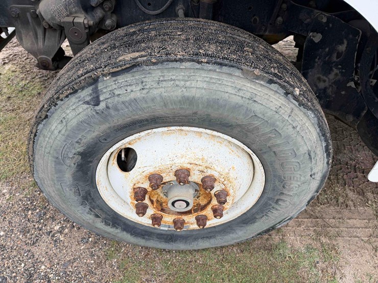 1997-ford-f800-image-19