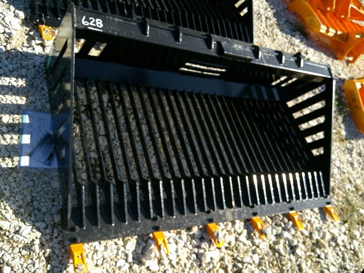 future-66"-rockk-bucket-f/-skid-steer-image-1