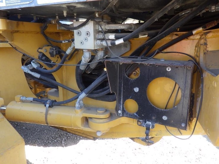 2012-deere-672gp-image-19