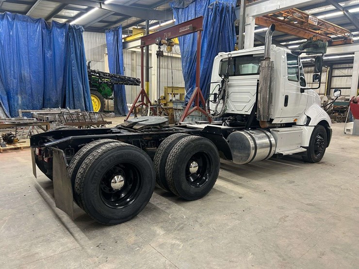 2016-international-prostar-image-8