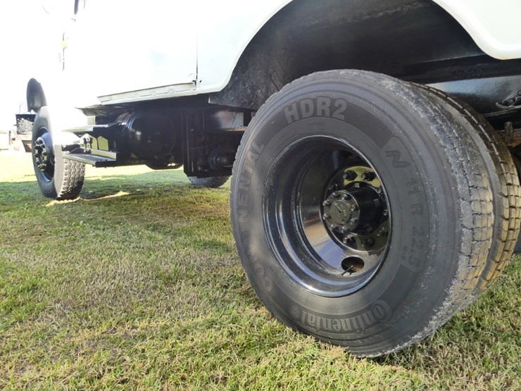 international-4800-image-5