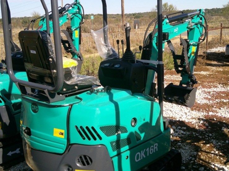 cfg-industrial-qk16r-mini-excavator-image-2