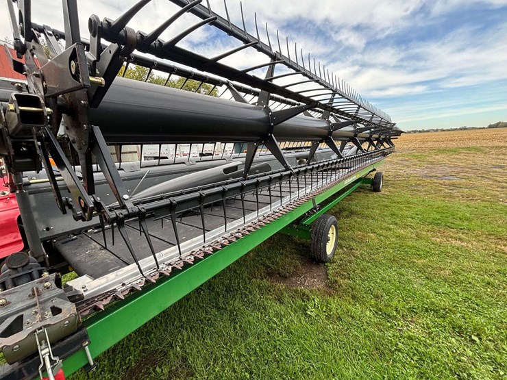 2012-massey-ferguson-35ft-grain-platform-w/-header-cart-image-14